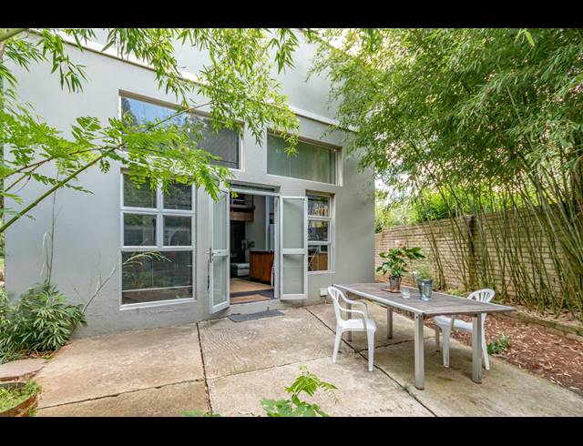 1 BEDROOM STUDIO APARTMENT TO LET IN CRAIGHALL PARK